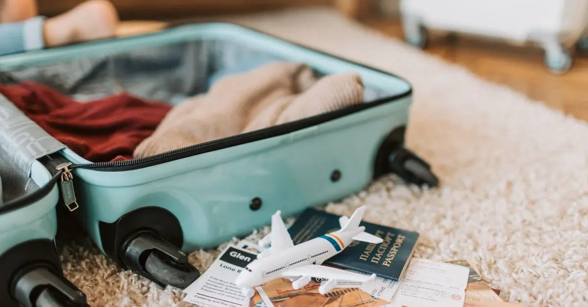 10 Tips for Planning Last-Minute Holiday Travel