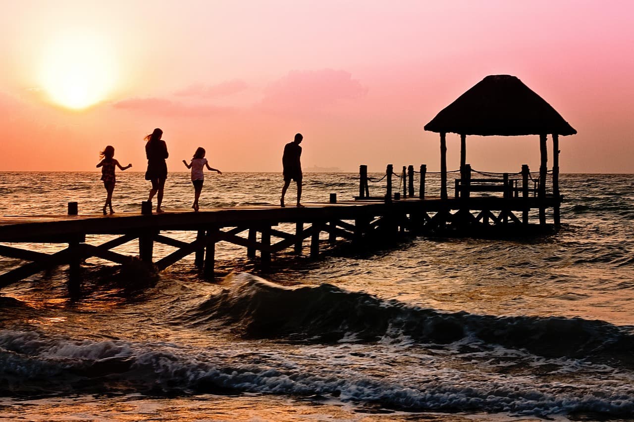 Essential Tips for Traveling with Kids During Holidays